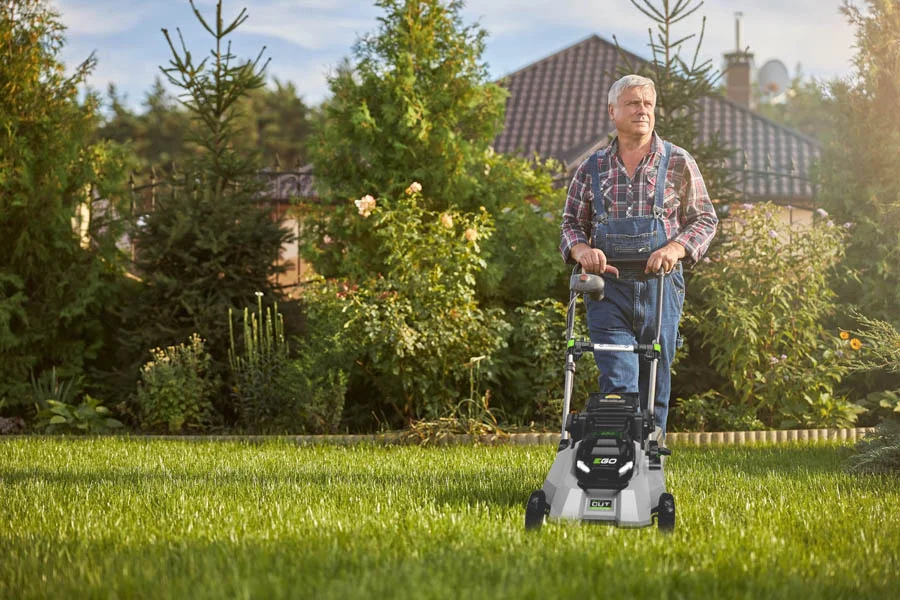 battery charged lawn mower